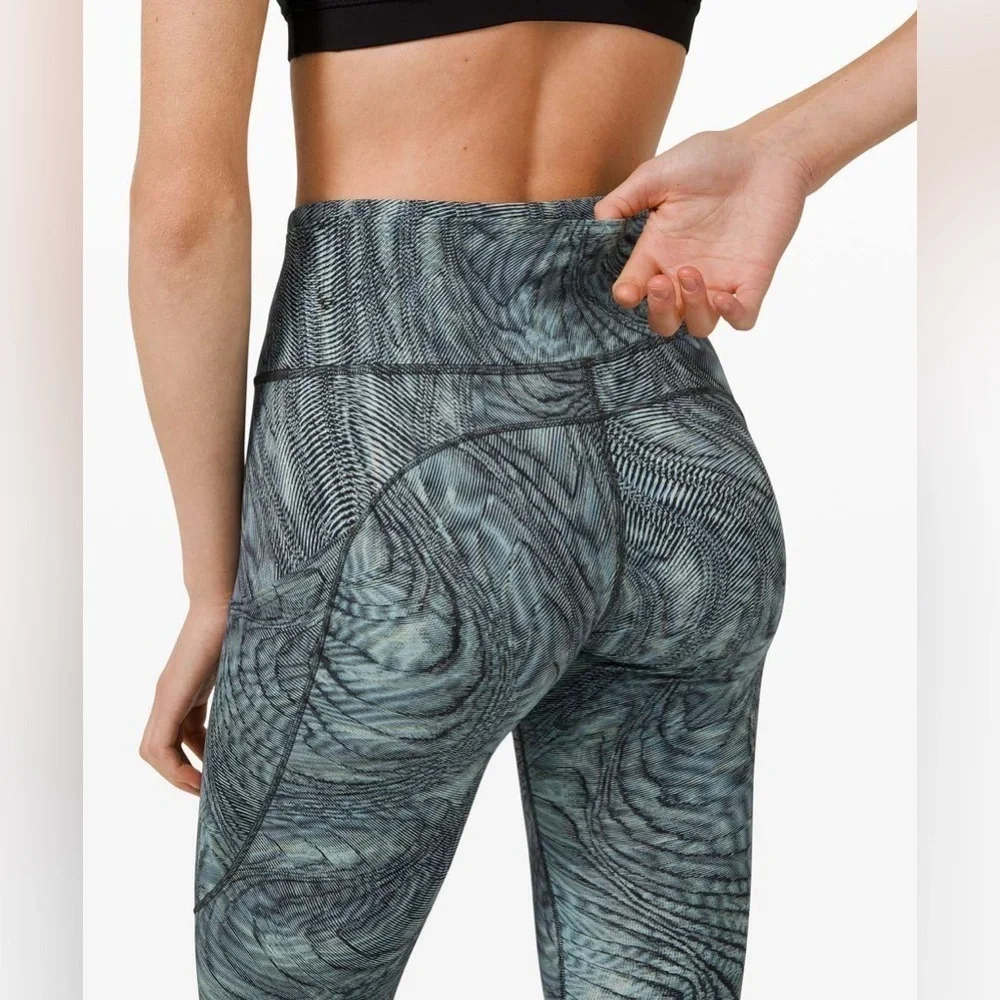 Lululemon Fast and Free Non-Reflective Dimensional Icing Blue Multi